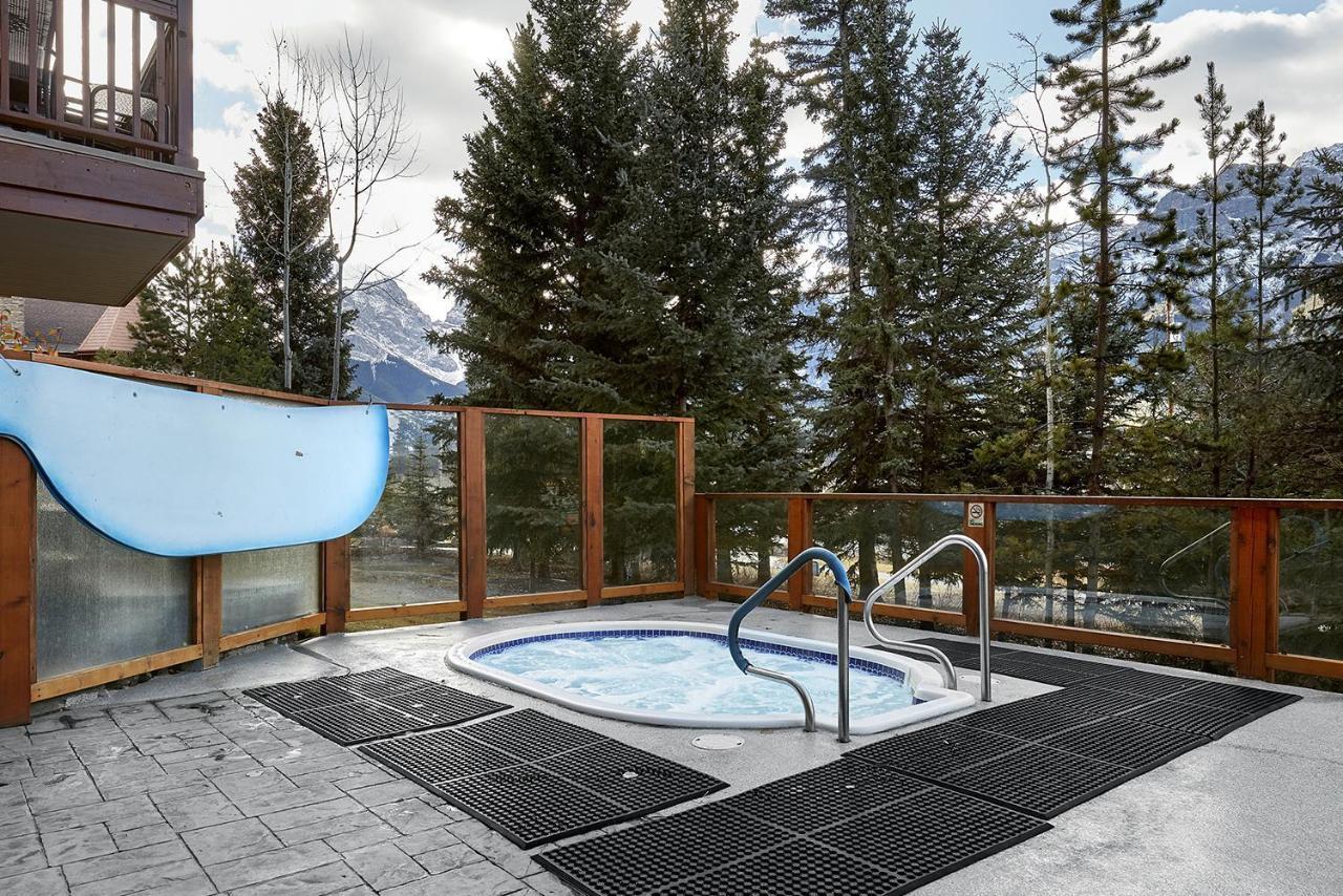 Mountain View Escape With Open Hot Tub, Views!! Villa Canmore Buitenkant foto